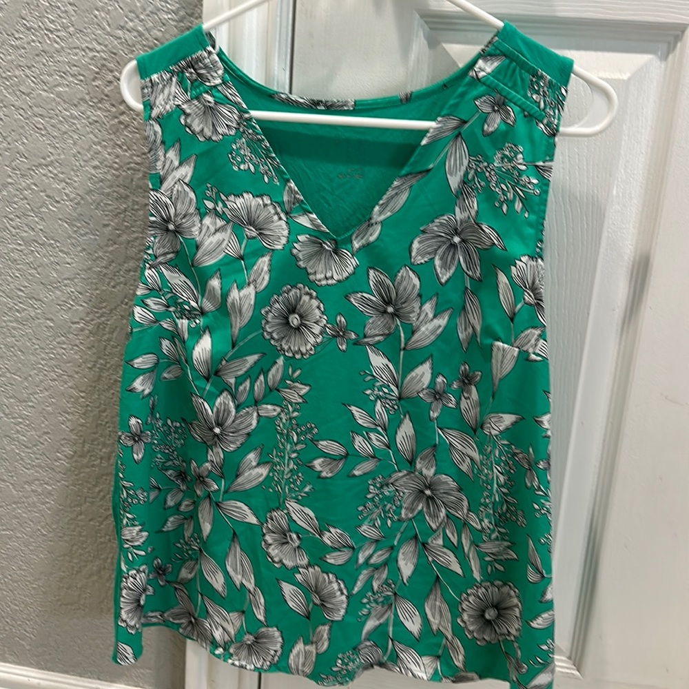 Green and white floral top
